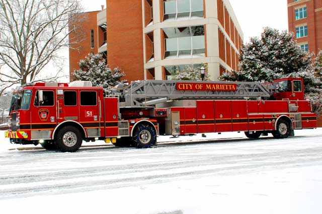 2011 KME 100' Predator SS Aerial Ladder